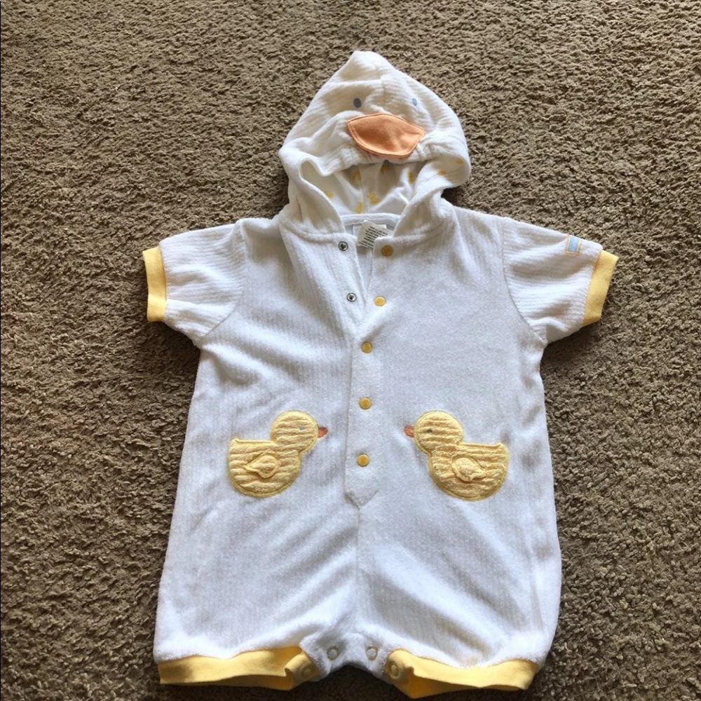 5/$10 SALE! Carters duckie onsje